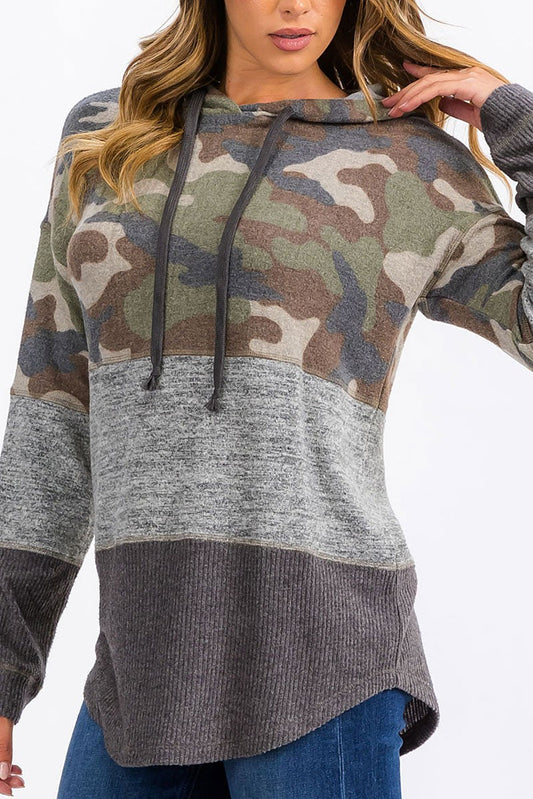 Hooded camo colorblock pullover sweater (RVWT6409)