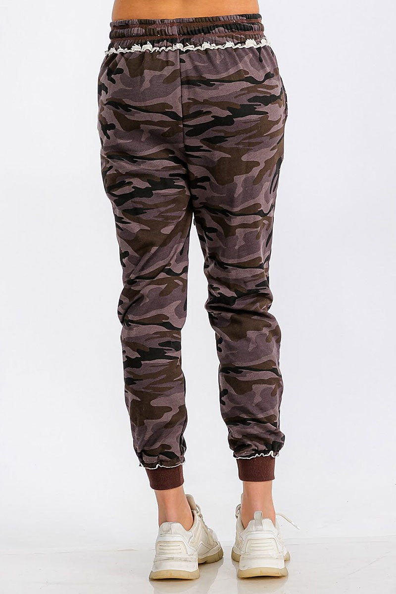 Front pocket camo print jogger sweatpants (RVWT6447)