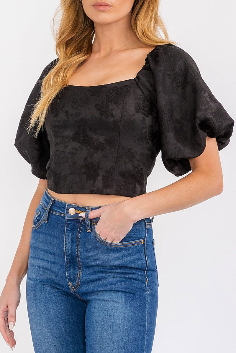 Short sleeve square neck detailed crop top (RVWT7757)