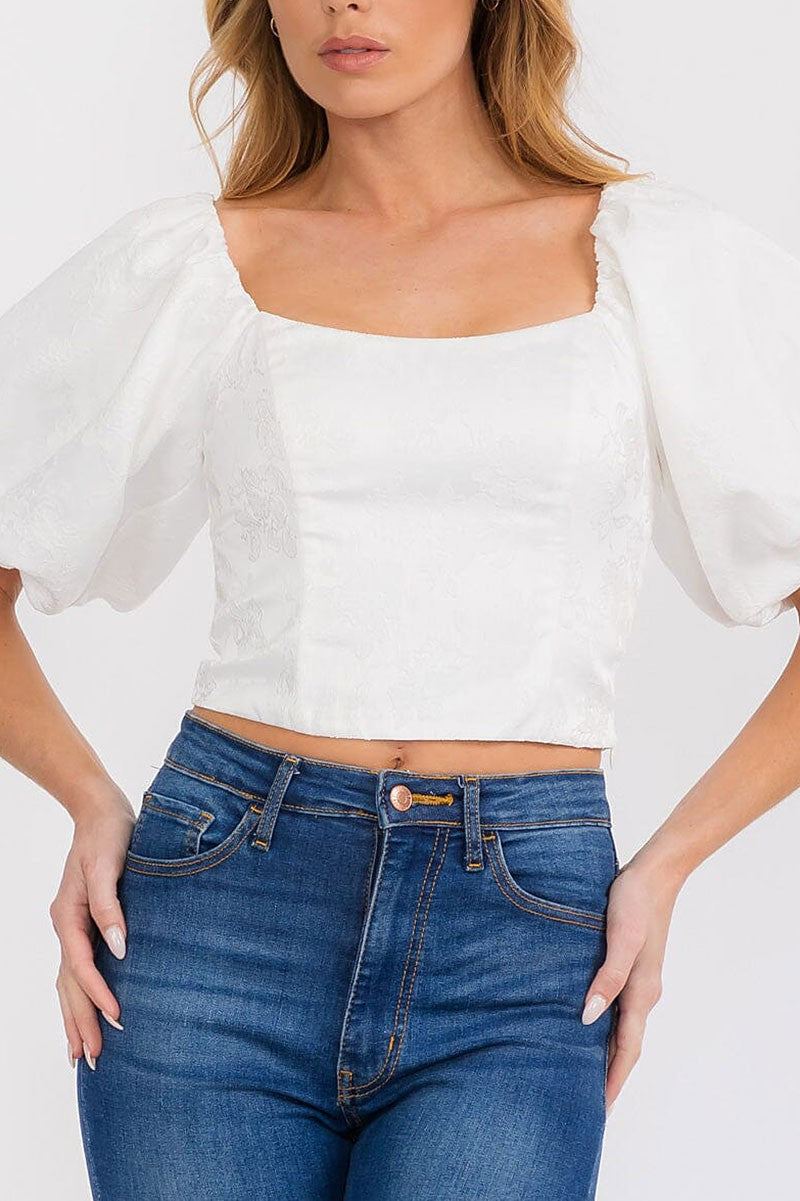 Short sleeve square neck detailed crop top (RVWT7757)