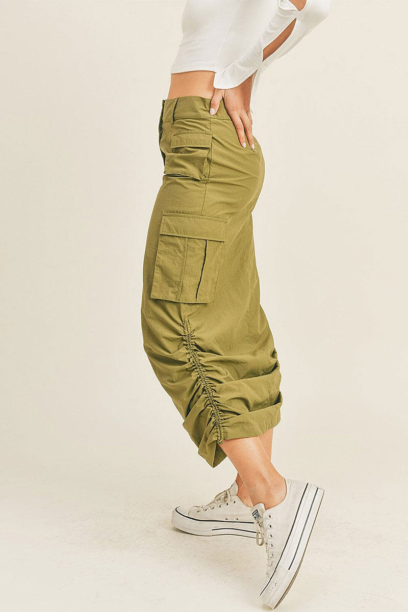 Button closure cargo pockets side ruched skirt (RVWT7917)