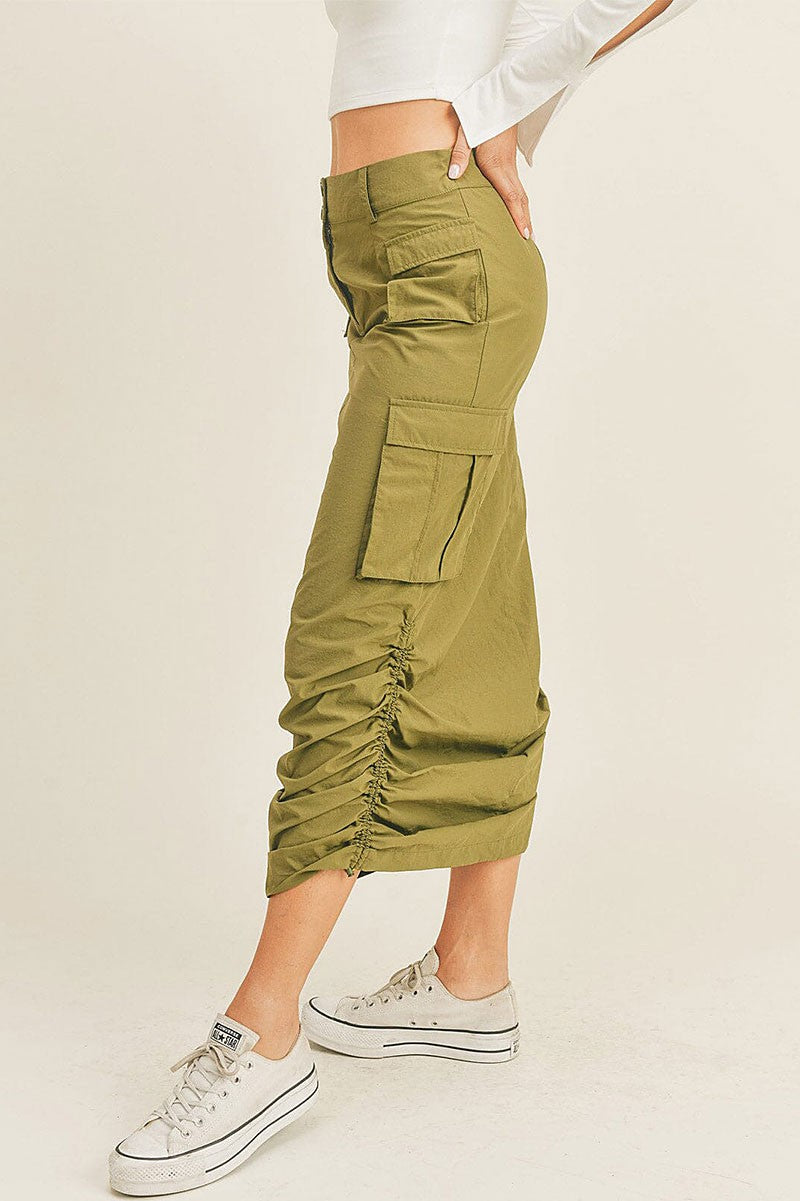 Button closure cargo pockets side ruched skirt (RVWT7917)