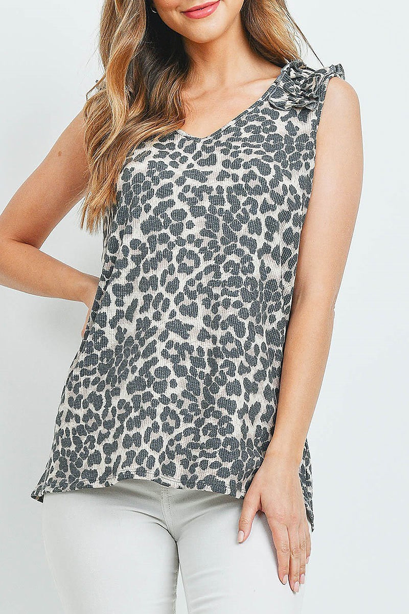 V neck ruffle should detail leopard top (EF1460)