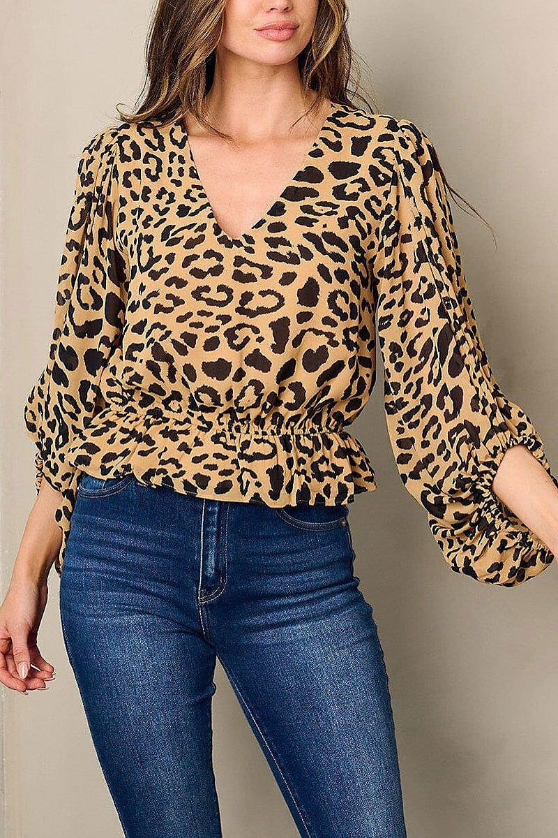 Quarter sleeve v-neck animal print top (EFWT3265)