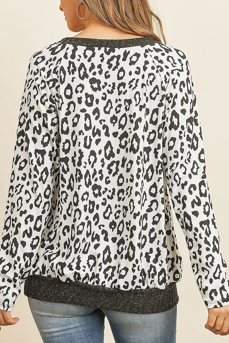 V neck animal print color top (ED8005)