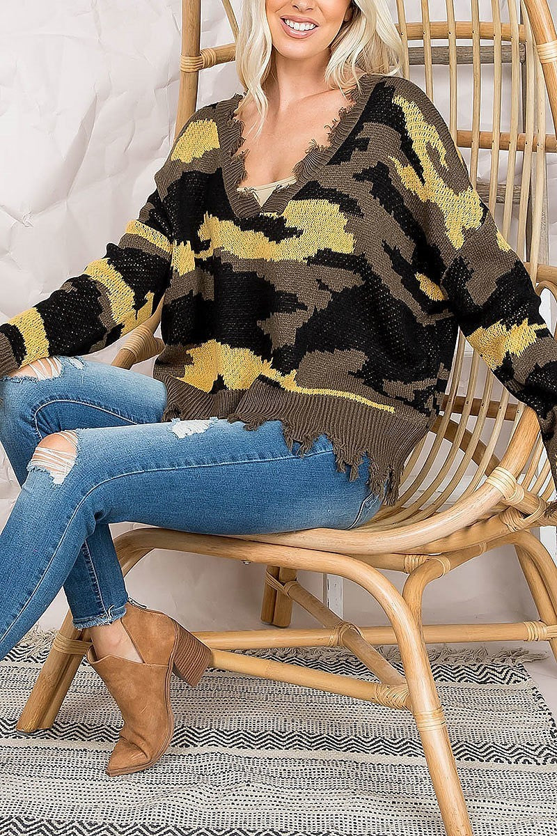 Distressed detail camo patterned sweater (DGS5438)