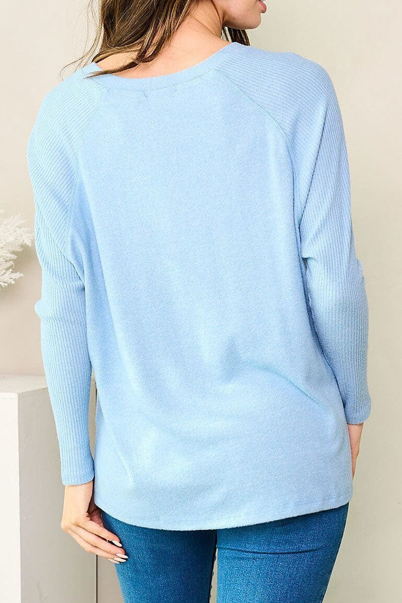 Long sleeve v-neck solid top (EFWT3666)