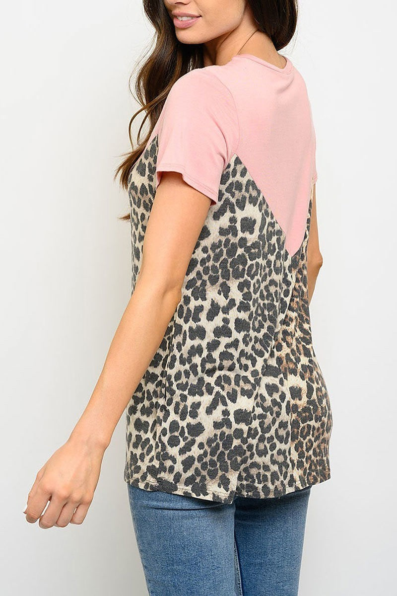 Short sleeve animal print chevron top (EDWT4394)