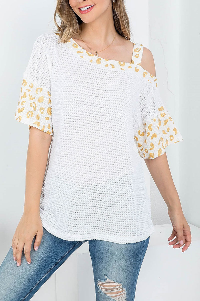 Animal off shoulder ruffle sleeve waffle top (EF4092)