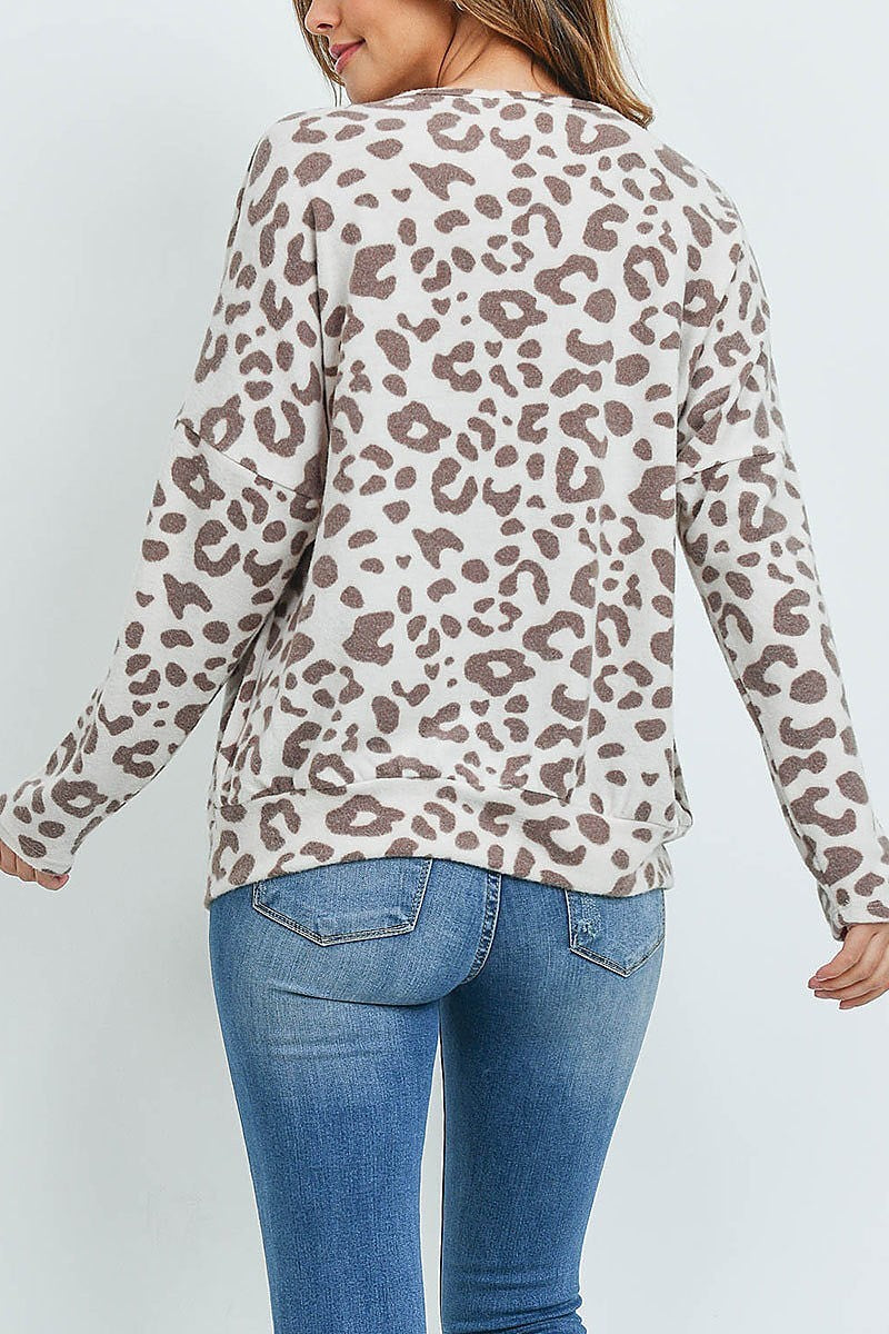 Keyhole neckline leopard top (ED8812)