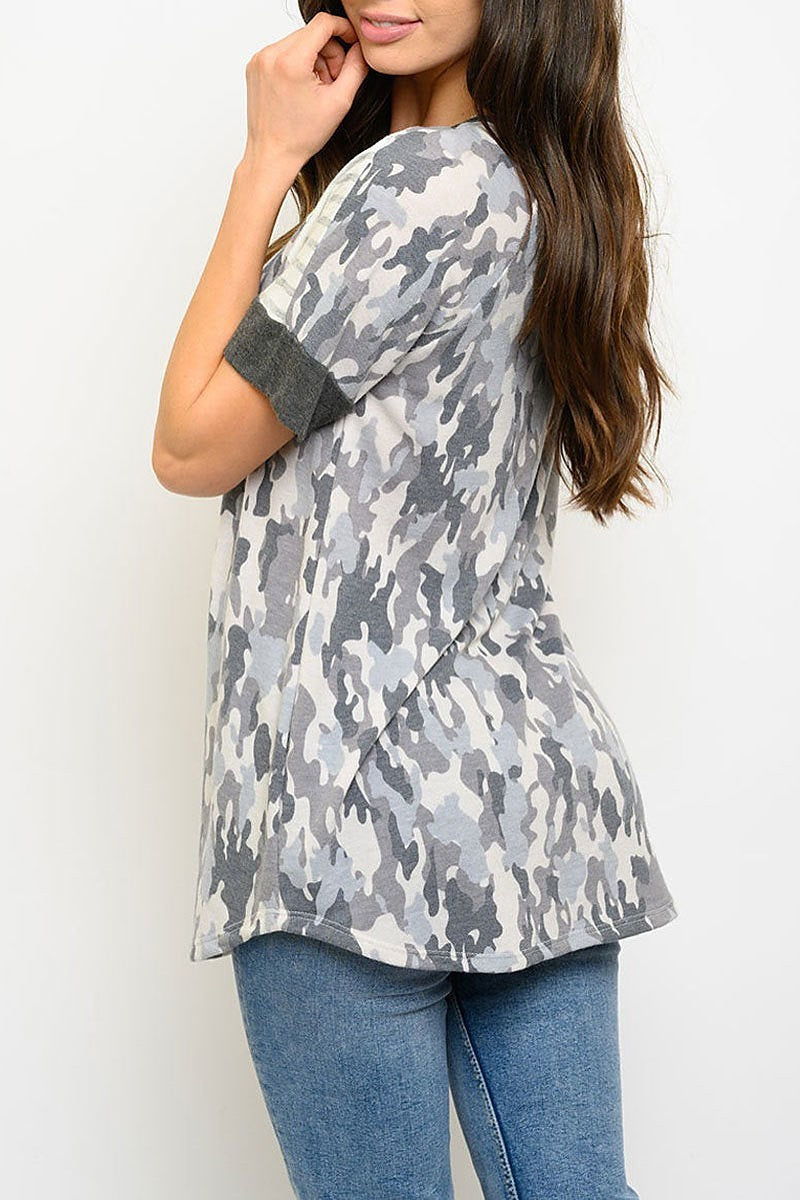 Stripe sleeve camo print top (EDWT4154)