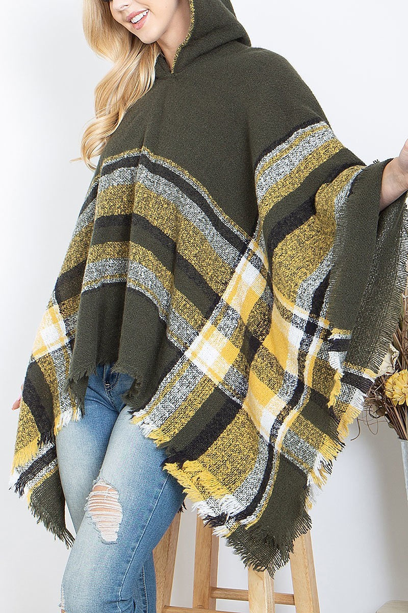 Warmer knitted border line hooded poncho (DGS5890)