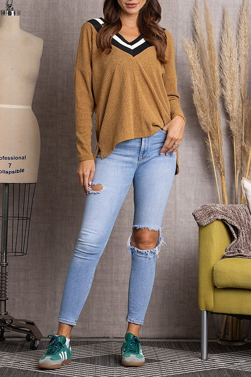 V-neck ribbed knit top (EDSW3629)