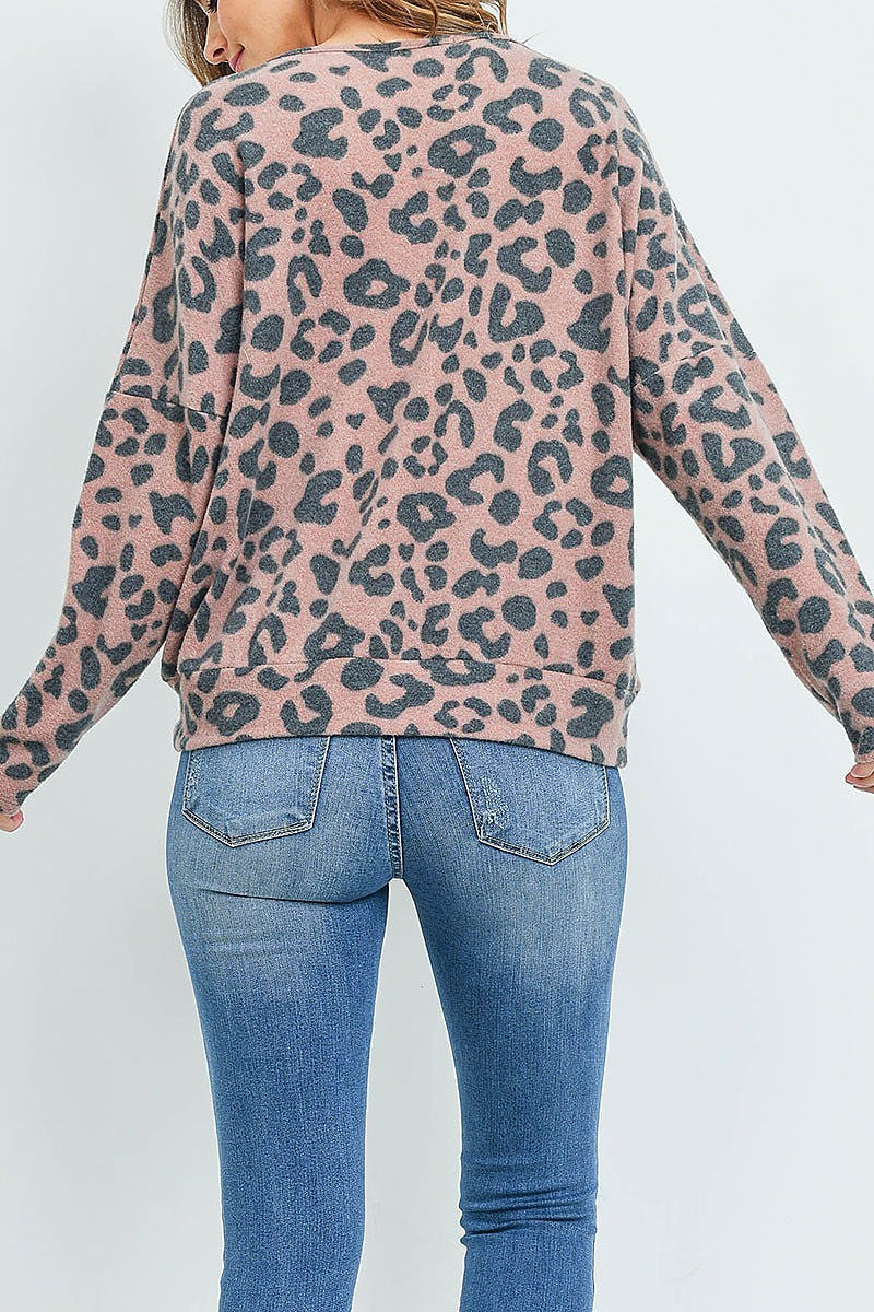 Keyhole neckline leopard top (ED8812)