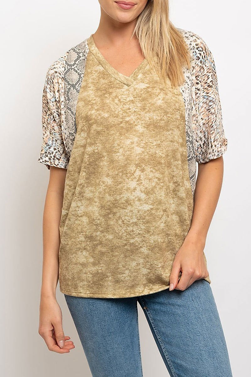 V neck contrast animal print sleeve top (EDWT1684)