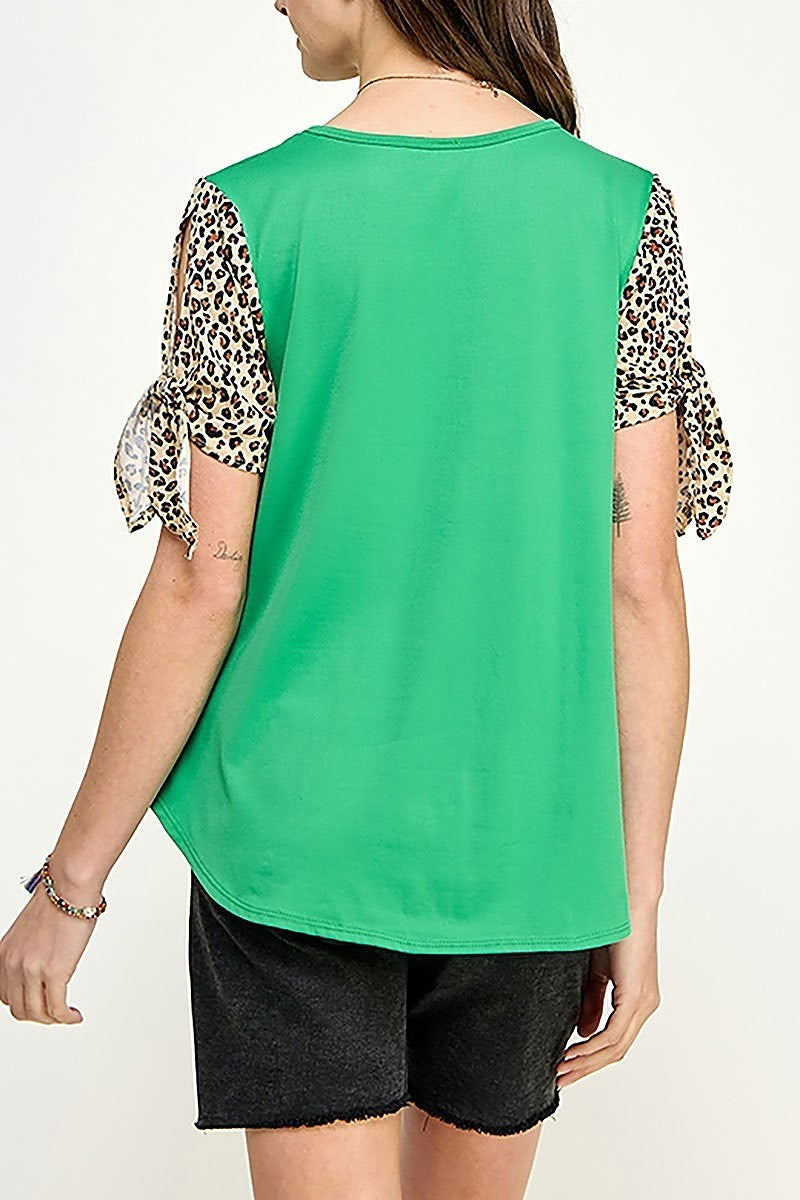 Contrast leopard tied sleeve solid knit top (XDG8172)