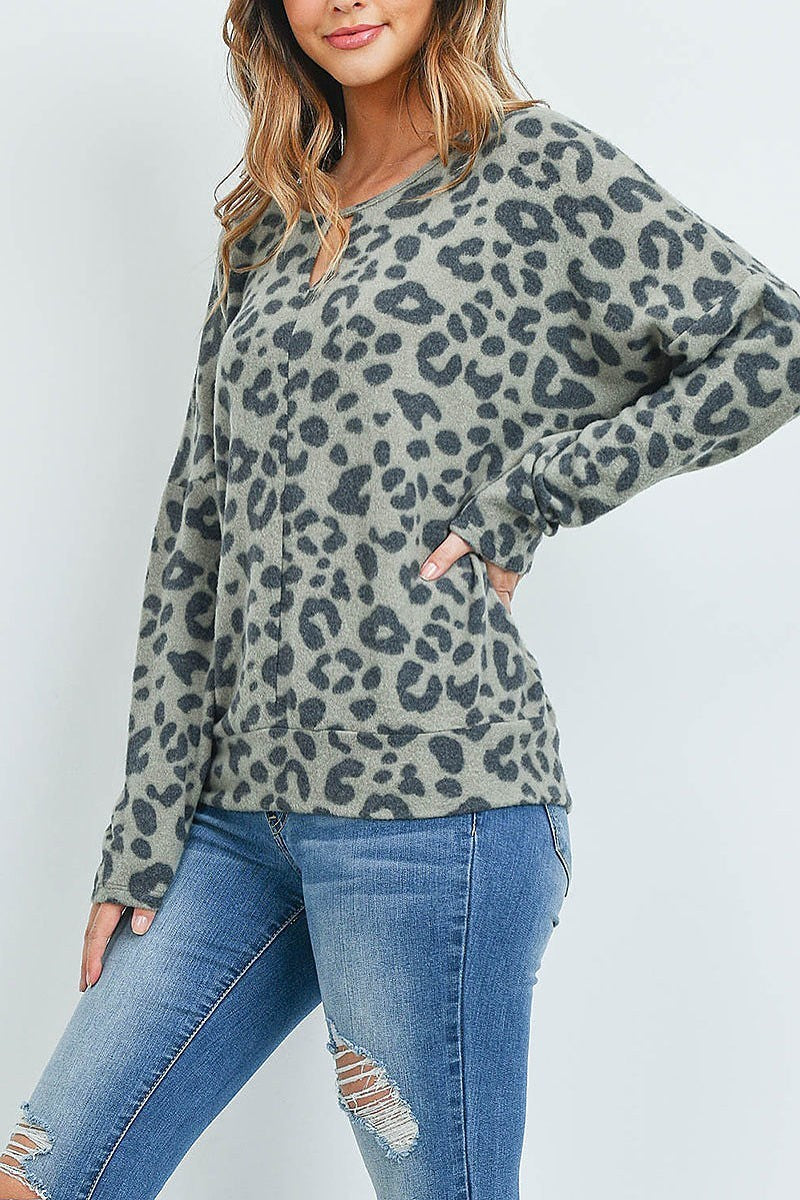 Keyhole neckline leopard top (EF2774)