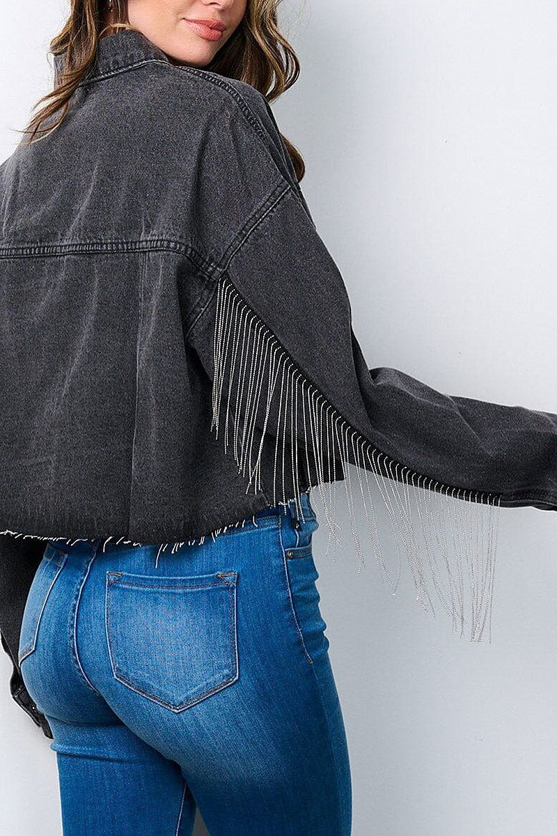 Stud fringe detailed raw edge denim jacket (EFWT7163)