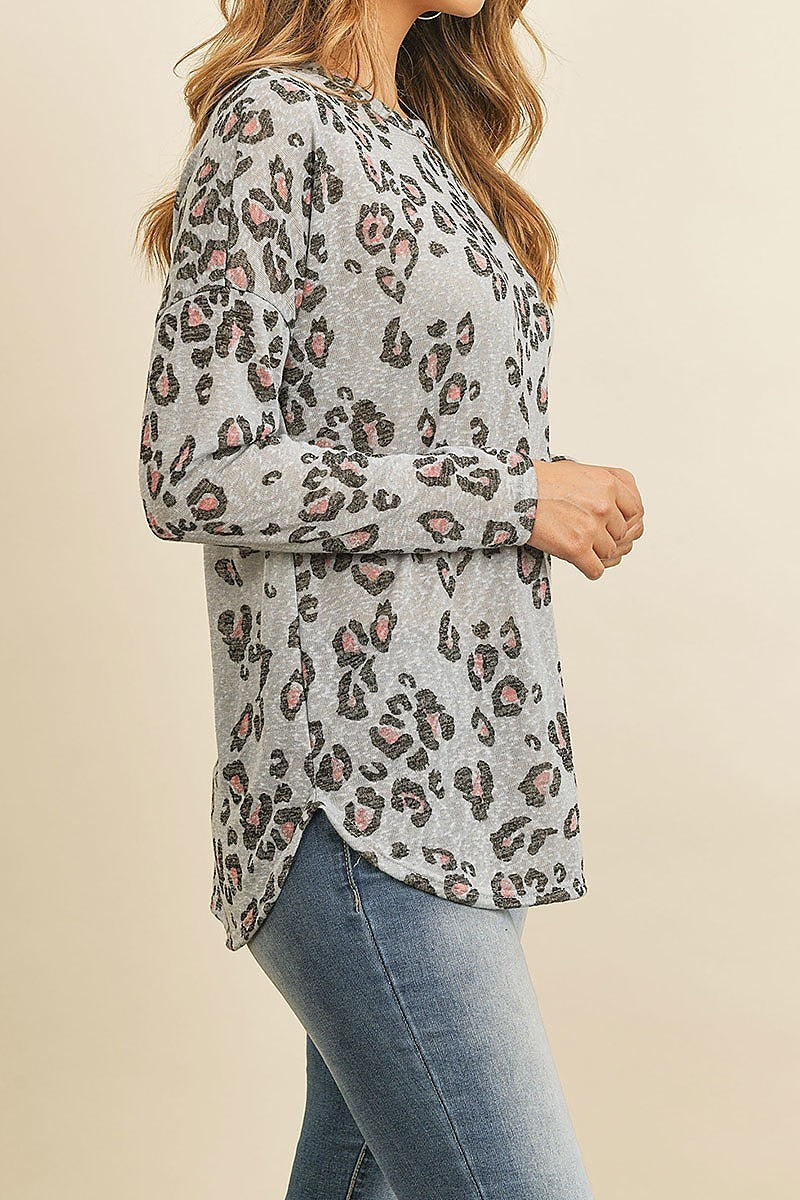 Long sleeve animal print rounded hem top (ED8520)