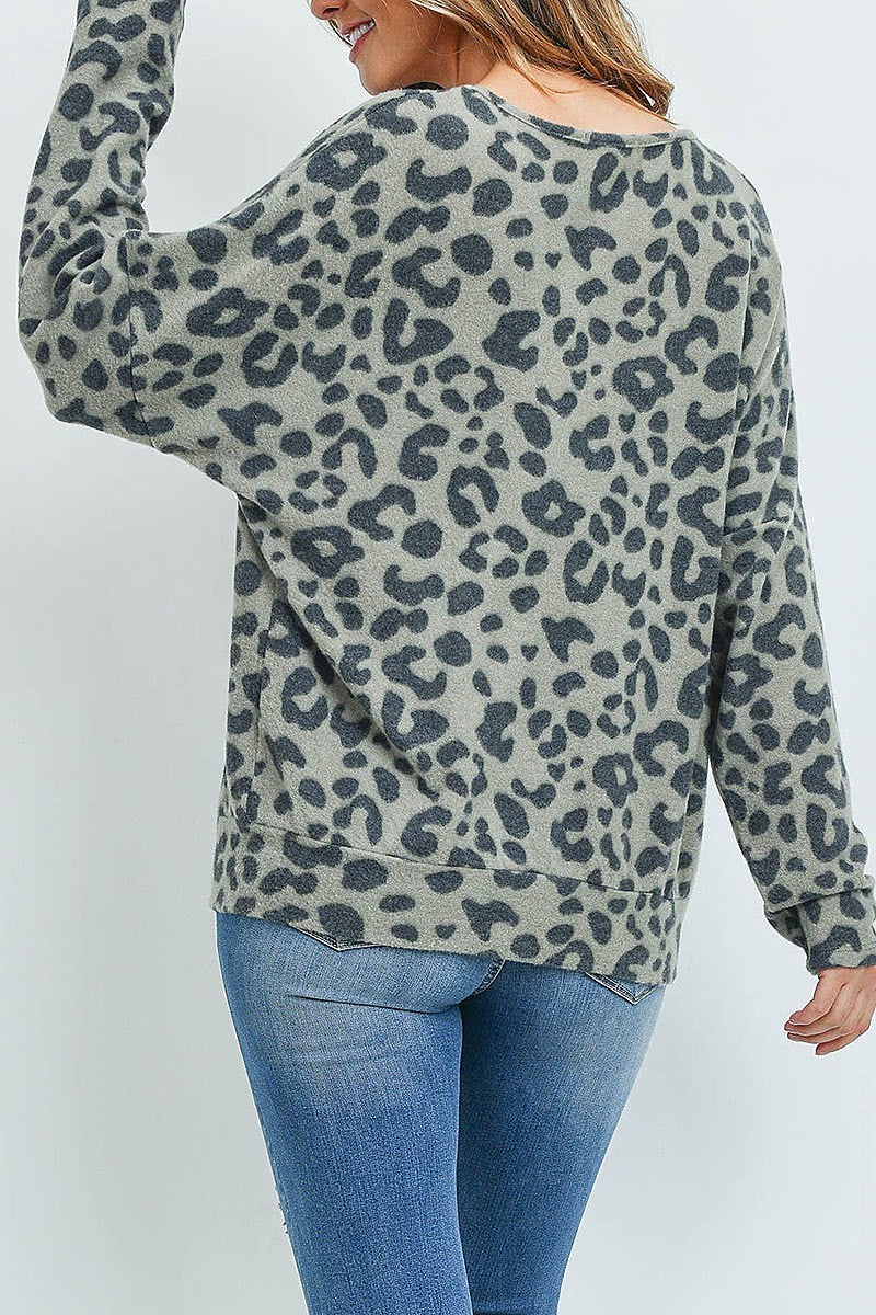 Keyhole neckline leopard top (ED8812)