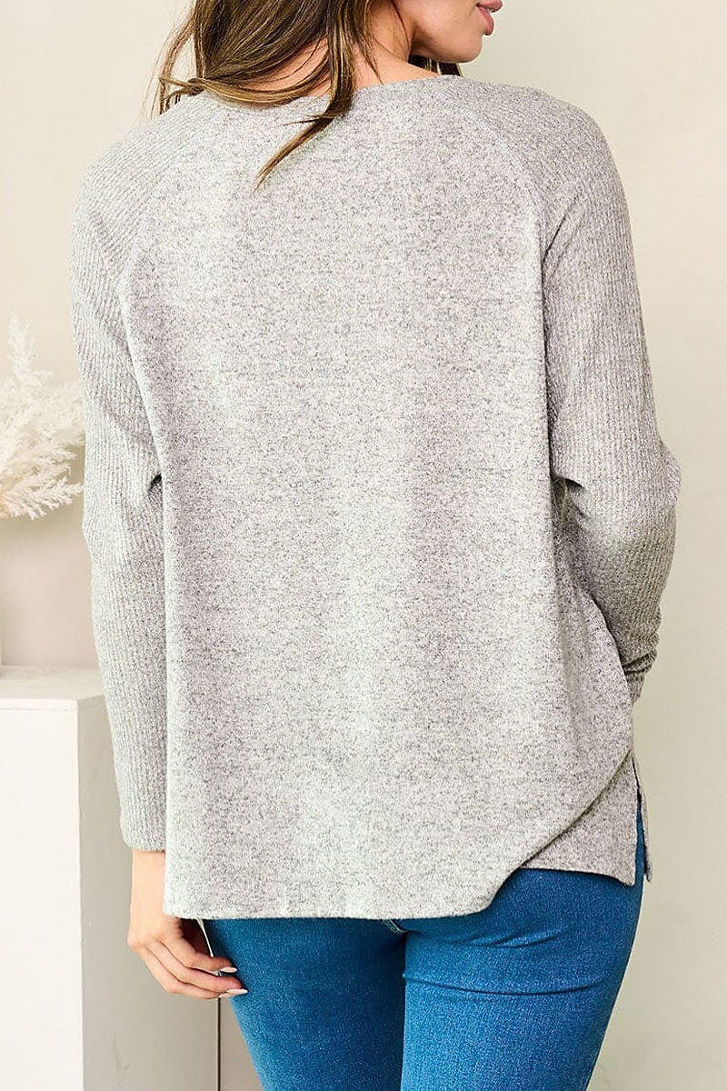 Long sleeve v-neck solid top (EFWT3666)