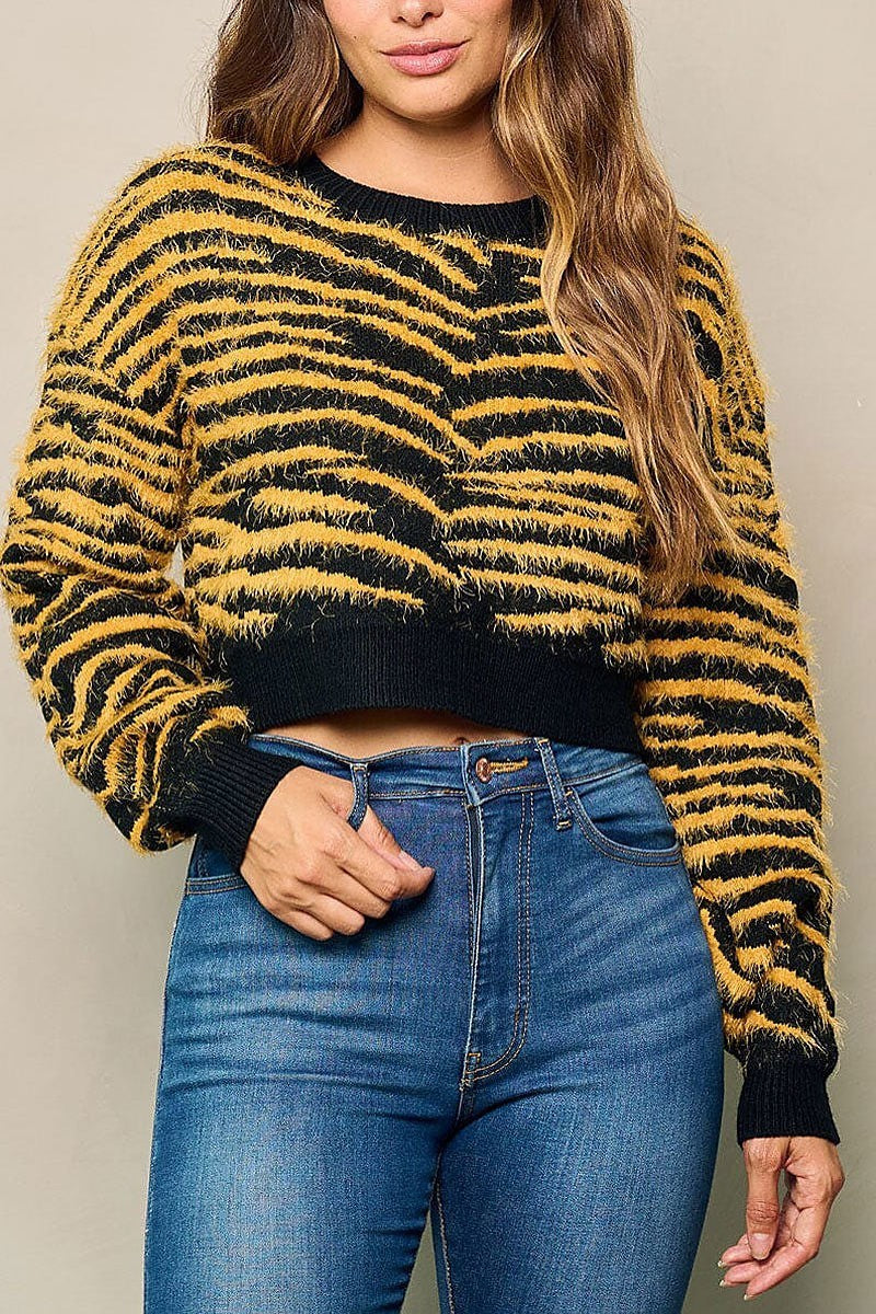 Long sleeve colorblock fuzzy crop top (EFWT4362)