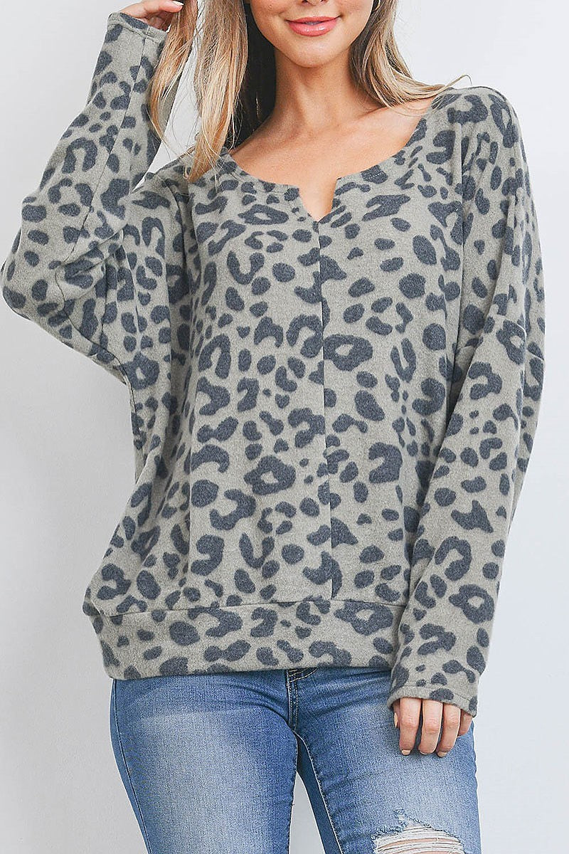 Keyhole neckline leopard top (EF2774)