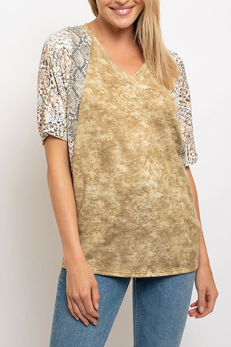 V neck contrast animal print sleeve top (EDWT1684)