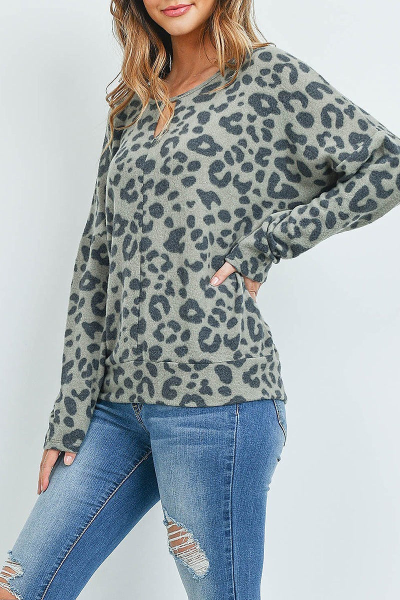 Keyhole neckline leopard top (ED8812)