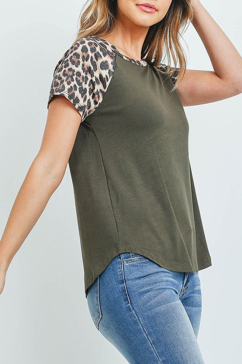 Leopard sleeve and neckband solid rib top (ED8828)